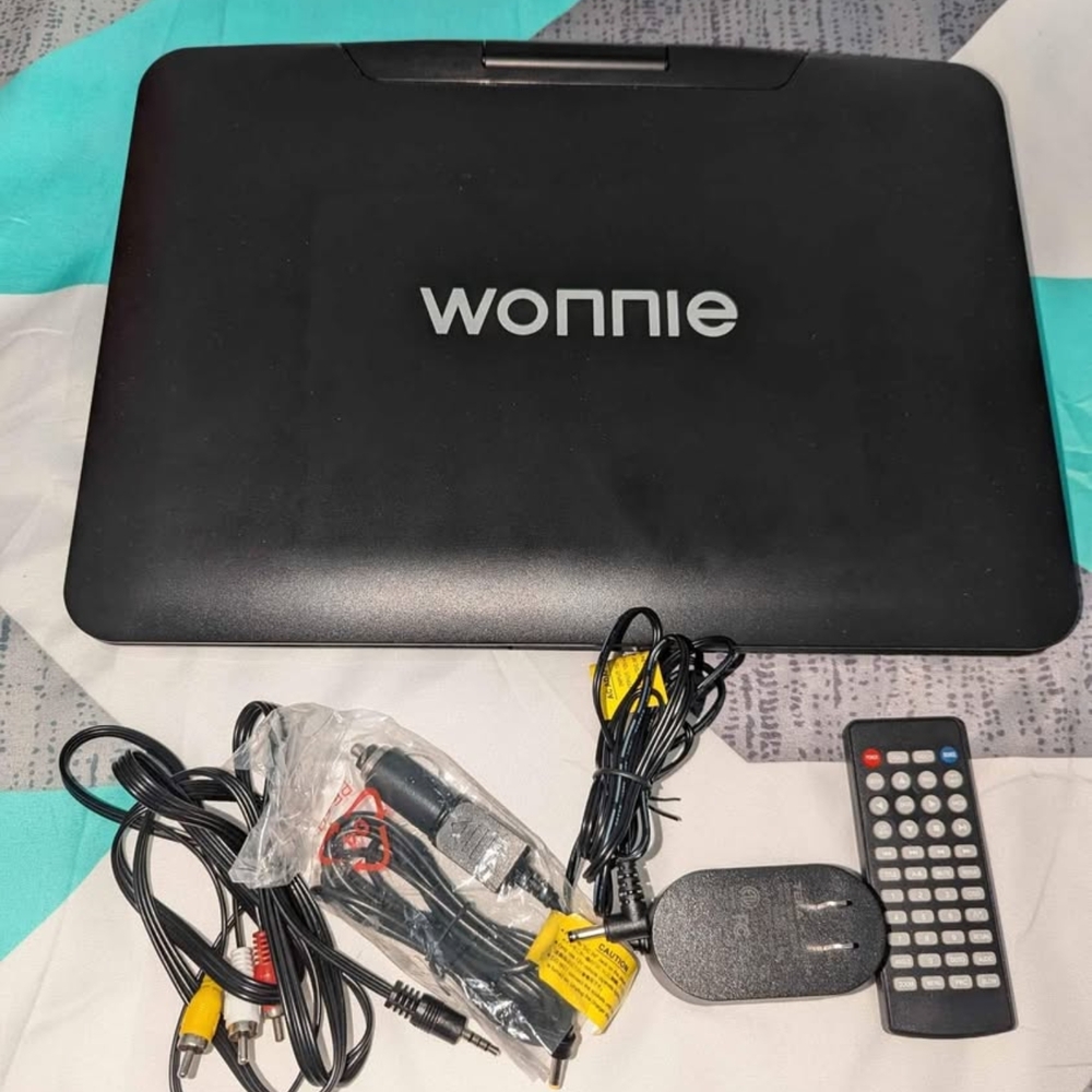 Wonnie Portable DVD Player with Accessories